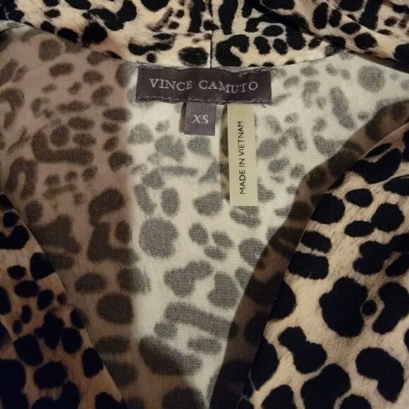 VINCE CAMUTO ANIMAL PRINT WRAP TOP - Size XS - Picture 3 of 4